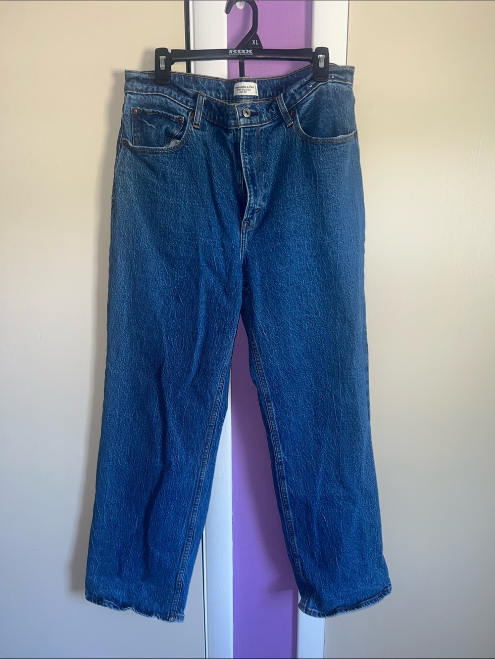 Abercrombie & Fitch Women's 90s Relaxed High Rise Jeans in Blue Wash